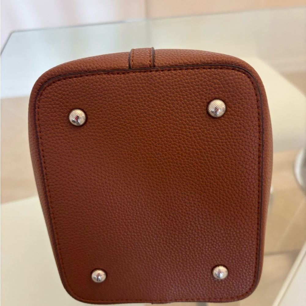 Elegant Brown Leather Tote Bag - Picture 3 of 6